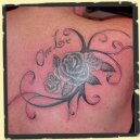 vrouwelijke cover up met rozen