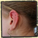 gouden helix piercing